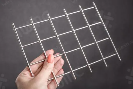 Welded stainless steel wire screen 40x3 in rolls - photo 2